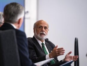 Bernanke Urges BOE to Provide Clear Market Guidance on Rates